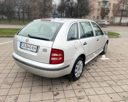 Серый Шкода Фабия, объемом двигателя 1.4 л и пробегом 252 тыс. км за 4200 $, фото 2 на Automoto.ua