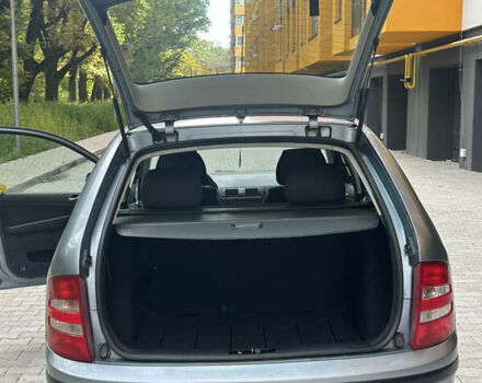 Серый Шкода Фабия, объемом двигателя 1.39 л и пробегом 210 тыс. км за 3650 $, фото 12 на Automoto.ua