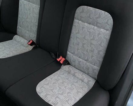 Серый Шкода Фабия, объемом двигателя 1.39 л и пробегом 276 тыс. км за 3999 $, фото 32 на Automoto.ua