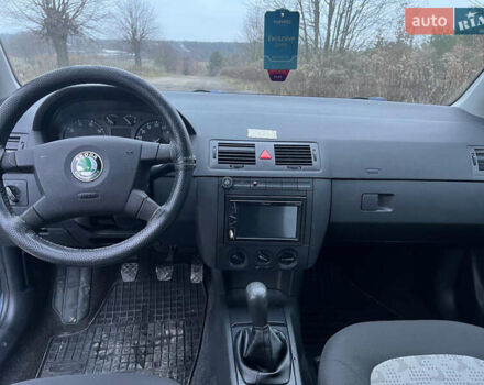 Сірий Шкода Фабія, об'ємом двигуна 1.39 л та пробігом 276 тис. км за 2650 $, фото 5 на Automoto.ua