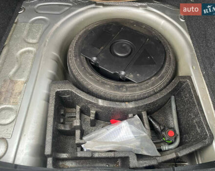 Серый Шкода Фабия, объемом двигателя 1.39 л и пробегом 252 тыс. км за 4200 $, фото 13 на Automoto.ua