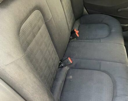 Серый Шкода Фабия, объемом двигателя 1.39 л и пробегом 207 тыс. км за 4300 $, фото 15 на Automoto.ua