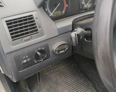 Серый Шкода Фабия, объемом двигателя 1.4 л и пробегом 250 тыс. км за 4100 $, фото 3 на Automoto.ua