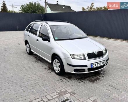 Сірий Шкода Фабія, об'ємом двигуна 1.4 л та пробігом 215 тис. км за 3949 $, фото 1 на Automoto.ua