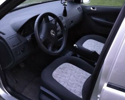 Серый Шкода Фабия, объемом двигателя 1.39 л и пробегом 240 тыс. км за 3500 $, фото 3 на Automoto.ua