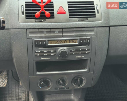 Серый Шкода Фабия, объемом двигателя 1.39 л и пробегом 208 тыс. км за 3999 $, фото 29 на Automoto.ua