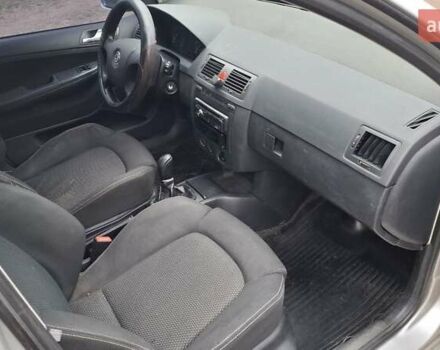 Серый Шкода Фабия, объемом двигателя 1.39 л и пробегом 238 тыс. км за 2700 $, фото 5 на Automoto.ua