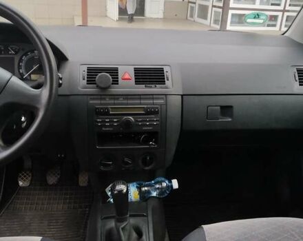 Серый Шкода Фабия, объемом двигателя 1.4 л и пробегом 250 тыс. км за 4100 $, фото 7 на Automoto.ua