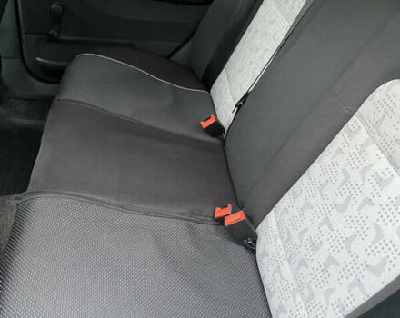 Серый Шкода Фабия, объемом двигателя 1.39 л и пробегом 243 тыс. км за 4500 $, фото 11 на Automoto.ua