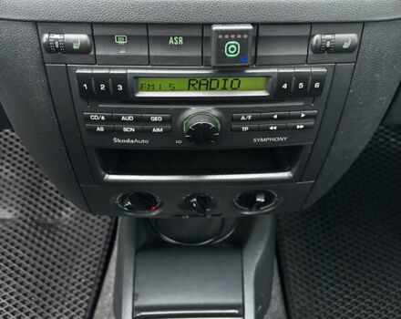 Серый Шкода Фабия, объемом двигателя 1.4 л и пробегом 322 тыс. км за 3700 $, фото 24 на Automoto.ua