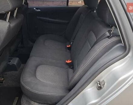 Серый Шкода Фабия, объемом двигателя 1.39 л и пробегом 238 тыс. км за 2700 $, фото 7 на Automoto.ua