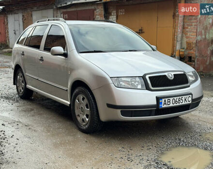 Серый Шкода Фабия, объемом двигателя 1.39 л и пробегом 208 тыс. км за 3999 $, фото 1 на Automoto.ua