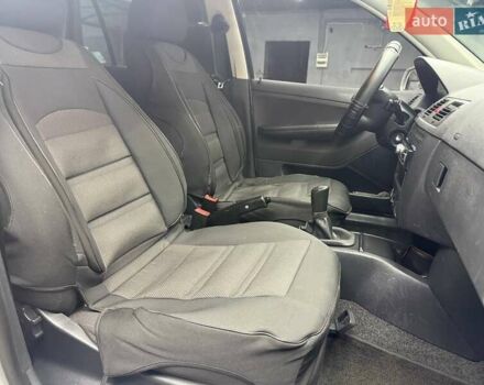 Серый Шкода Фабия, объемом двигателя 1.39 л и пробегом 178 тыс. км за 5100 $, фото 12 на Automoto.ua