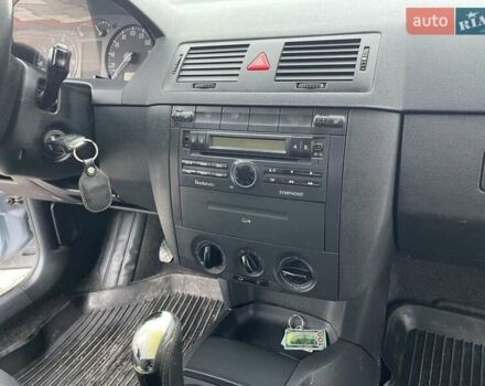 Серый Шкода Фабия, объемом двигателя 1.4 л и пробегом 243 тыс. км за 3000 $, фото 10 на Automoto.ua