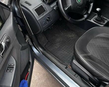 Сірий Шкода Фабія, об'ємом двигуна 1.39 л та пробігом 175 тис. км за 4200 $, фото 10 на Automoto.ua