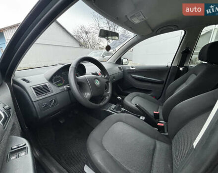 Серый Шкода Фабия, объемом двигателя 1.4 л и пробегом 322 тыс. км за 3700 $, фото 16 на Automoto.ua