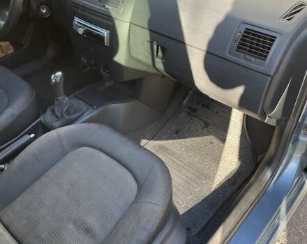 Серый Шкода Фабия, объемом двигателя 1.39 л и пробегом 207 тыс. км за 4300 $, фото 7 на Automoto.ua