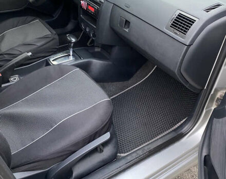 Серый Шкода Фабия, объемом двигателя 1.39 л и пробегом 243 тыс. км за 4500 $, фото 8 на Automoto.ua