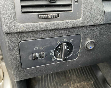 Серый Шкода Фабия, объемом двигателя 1.4 л и пробегом 253 тыс. км за 2800 $, фото 8 на Automoto.ua