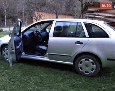 Серый Шкода Фабия, объемом двигателя 1.39 л и пробегом 240 тыс. км за 3500 $, фото 4 на Automoto.ua