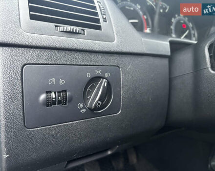 Серый Шкода Фабия, объемом двигателя 1.4 л и пробегом 322 тыс. км за 3700 $, фото 23 на Automoto.ua