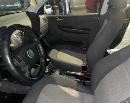 Серый Шкода Фабия, объемом двигателя 1.4 л и пробегом 259 тыс. км за 3650 $, фото 5 на Automoto.ua