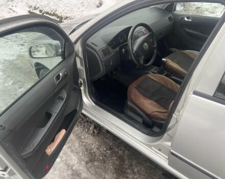 Серый Шкода Фабия, объемом двигателя 1.4 л и пробегом 320 тыс. км за 4000 $, фото 2 на Automoto.ua