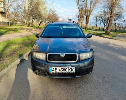 Серый Шкода Фабия, объемом двигателя 1.4 л и пробегом 220 тыс. км за 3600 $, фото 1 на Automoto.ua