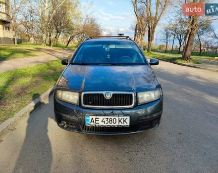 Сірий Шкода Фабія, об'ємом двигуна 1.39 л та пробігом 204 тис. км за 3500 $, фото 1 на Automoto.ua