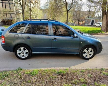 Серый Шкода Фабия, объемом двигателя 1.4 л и пробегом 220 тыс. км за 3600 $, фото 4 на Automoto.ua