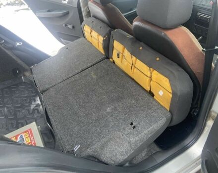 Серый Шкода Фабия, объемом двигателя 1.4 л и пробегом 320 тыс. км за 4000 $, фото 7 на Automoto.ua