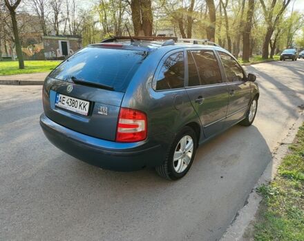 Серый Шкода Фабия, объемом двигателя 1.4 л и пробегом 220 тыс. км за 3600 $, фото 5 на Automoto.ua