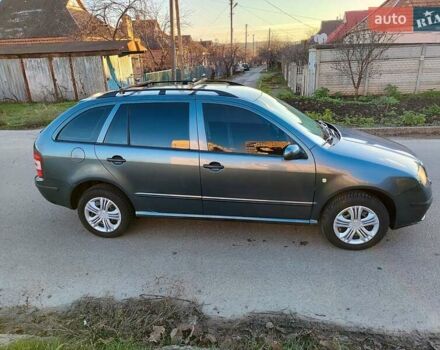 Серый Шкода Фабия, объемом двигателя 1.39 л и пробегом 204 тыс. км за 2900 $, фото 2 на Automoto.ua
