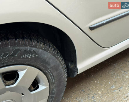 Серый Шкода Фабия, объемом двигателя 1.39 л и пробегом 208 тыс. км за 3999 $, фото 12 на Automoto.ua