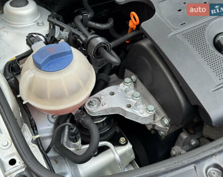 Серый Шкода Фабия, объемом двигателя 1.39 л и пробегом 208 тыс. км за 3999 $, фото 34 на Automoto.ua