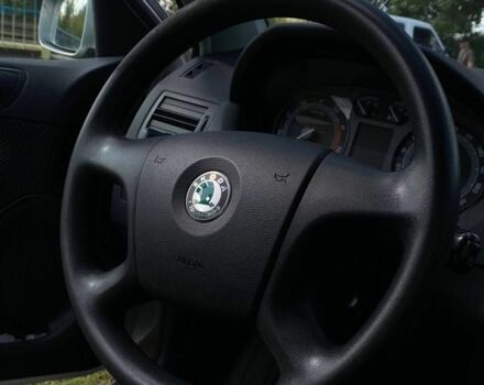 Серый Шкода Фабия, объемом двигателя 1.4 л и пробегом 201 тыс. км за 5100 $, фото 4 на Automoto.ua