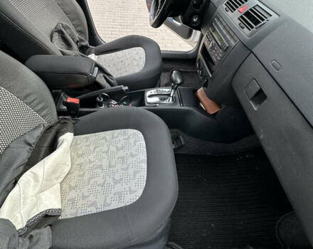 Серый Шкода Фабия, объемом двигателя 1.39 л и пробегом 208 тыс. км за 4299 $, фото 25 на Automoto.ua