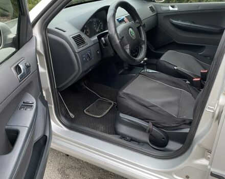 Серый Шкода Фабия, объемом двигателя 1.4 л и пробегом 243 тыс. км за 4600 $, фото 12 на Automoto.ua