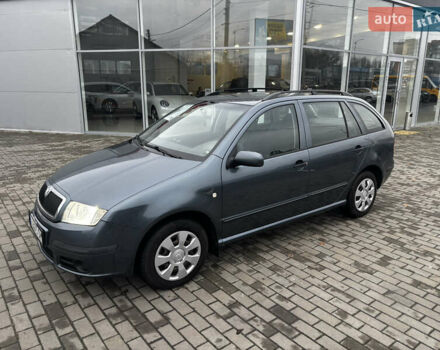 Серый Шкода Фабия, объемом двигателя 1.4 л и пробегом 322 тыс. км за 3700 $, фото 3 на Automoto.ua