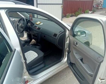 Серый Шкода Фабия, объемом двигателя 1.39 л и пробегом 257 тыс. км за 4200 $, фото 14 на Automoto.ua