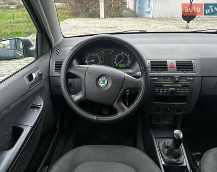 Серый Шкода Фабия, объемом двигателя 1.4 л и пробегом 322 тыс. км за 3700 $, фото 19 на Automoto.ua