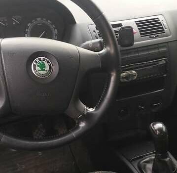 Сірий Шкода Фабія, об'ємом двигуна 1.9 л та пробігом 440 тис. км за 3937 $, фото 3 на Automoto.ua