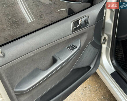 Серый Шкода Фабия, объемом двигателя 1.39 л и пробегом 208 тыс. км за 3999 $, фото 18 на Automoto.ua