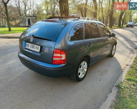 Сірий Шкода Фабія, об'ємом двигуна 1.39 л та пробігом 204 тис. км за 3500 $, фото 4 на Automoto.ua