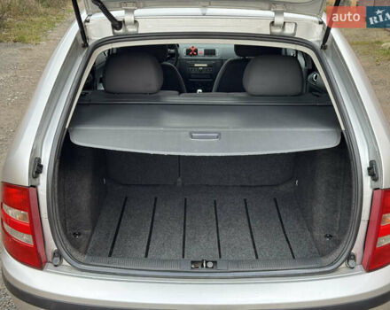 Серый Шкода Фабия, объемом двигателя 1.39 л и пробегом 208 тыс. км за 3999 $, фото 14 на Automoto.ua