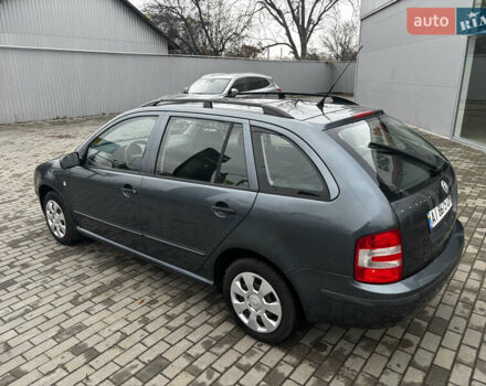 Сірий Шкода Фабія, об'ємом двигуна 1.4 л та пробігом 322 тис. км за 3700 $, фото 5 на Automoto.ua