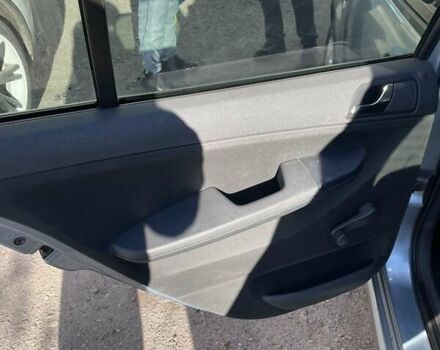 Серый Шкода Фабия, объемом двигателя 1.39 л и пробегом 207 тыс. км за 4300 $, фото 12 на Automoto.ua