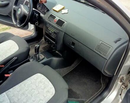 Серый Шкода Фабия, объемом двигателя 1.39 л и пробегом 257 тыс. км за 4200 $, фото 13 на Automoto.ua