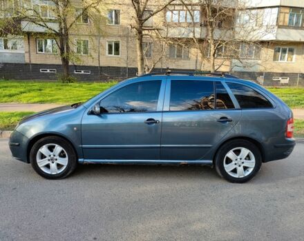 Серый Шкода Фабия, объемом двигателя 1.4 л и пробегом 220 тыс. км за 3600 $, фото 3 на Automoto.ua