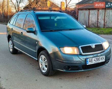 Серый Шкода Фабия, объемом двигателя 1.39 л и пробегом 204 тыс. км за 2900 $, фото 1 на Automoto.ua